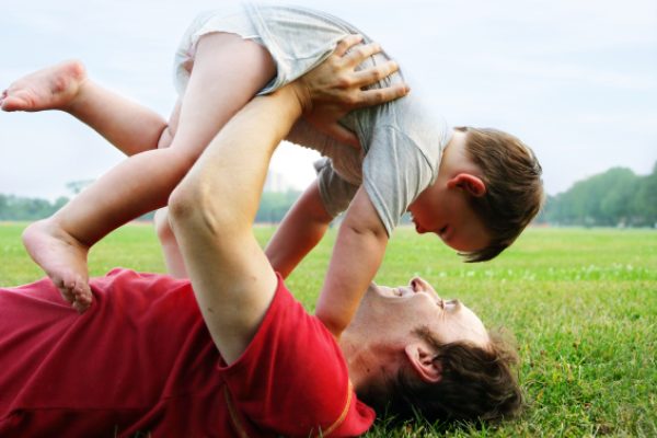 Ejercítate con tus hijos y haz de la actividad física, una rutina para ellos - Gourmet 1
